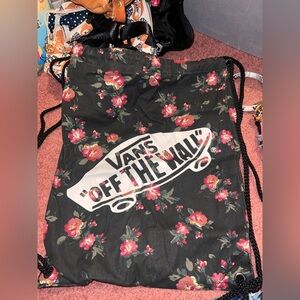Vans off the wall floral drawstring bag